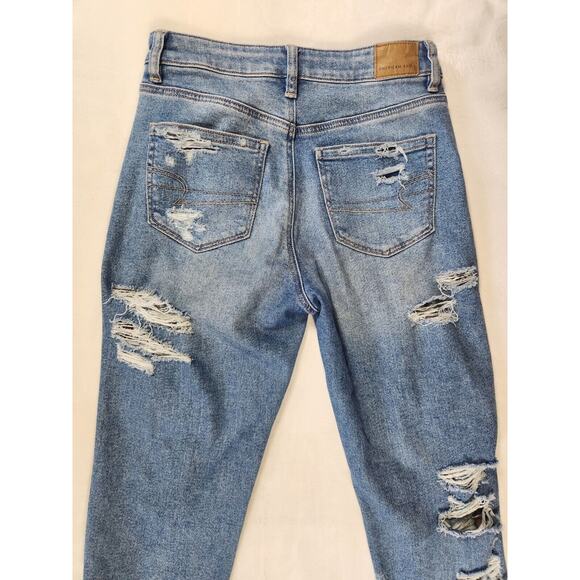 Sz 2 American Eagle Heavily Distressed Mom Jeans Medium Wash Womens Size Two AEO - Picture 10 of 12